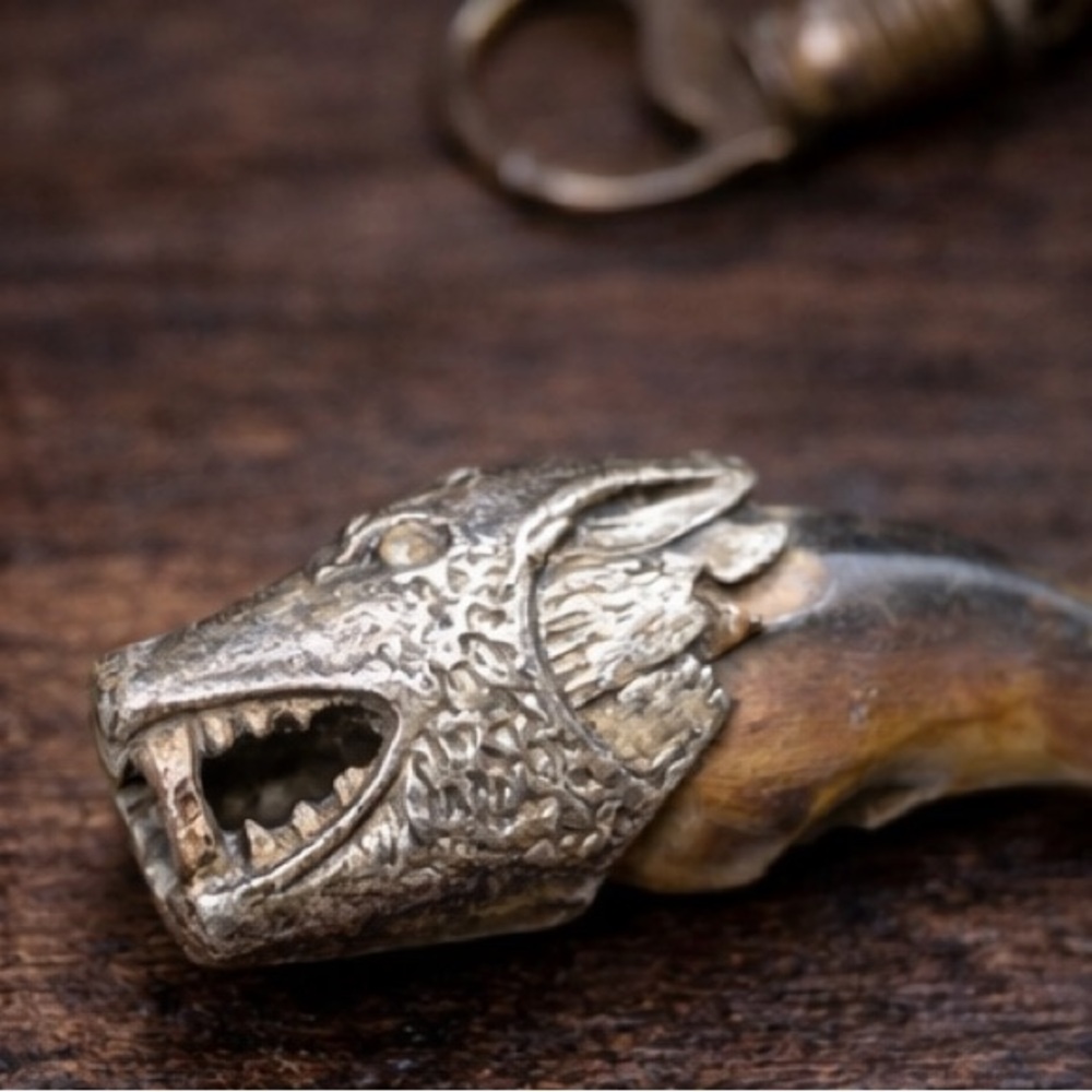 Vintage Wolf Head Tooth Pendant Rustic Tribal Talisman Claw Charm Boho Statement - Picture 2 of 3